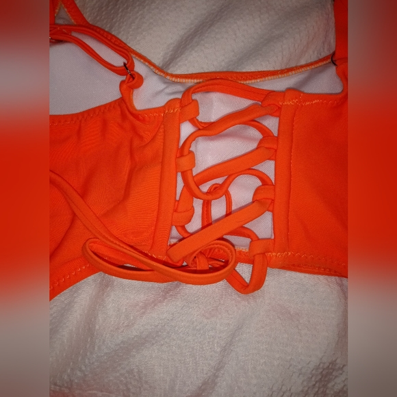 NWOT HIGH LEG CUT OUT ONE PIECE STRAPPY BACK TIE - Picture 12 of 14